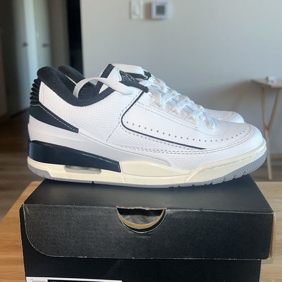 Jordan 2/3 Gs - Picture 5 of 6